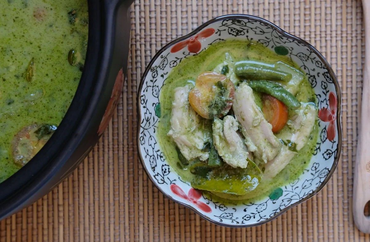 %e6%b3%b0%e5%bc%8f%e7%b6%a0%e5%92%96%e5%93%a9%e9%9b%9e%e9%a3%9f%e8%ad%9c